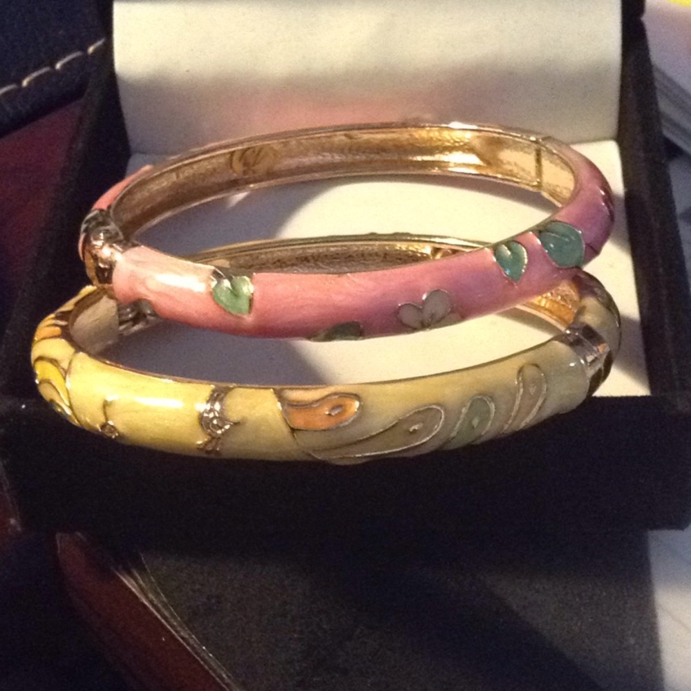 Cute 2 tone bangles